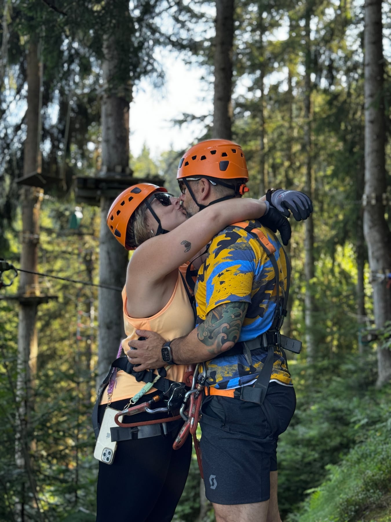 Daniela und Holger gemeinsam im Kletterpark